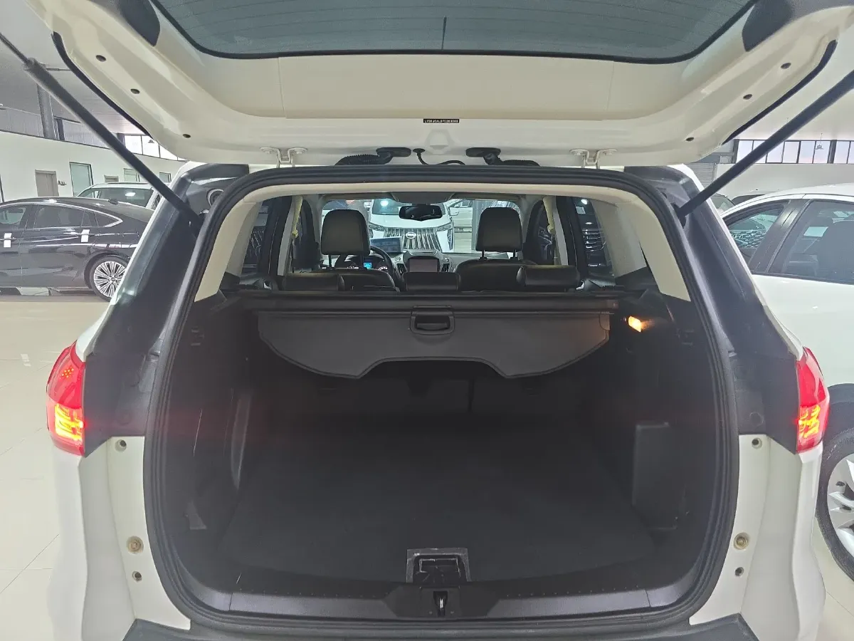 2015 Ford Kuga 1.5T 181HP L4 6AT,autocango,china used car exporter,china ev exporter,chinese used car exporter,chinese used ev exporter