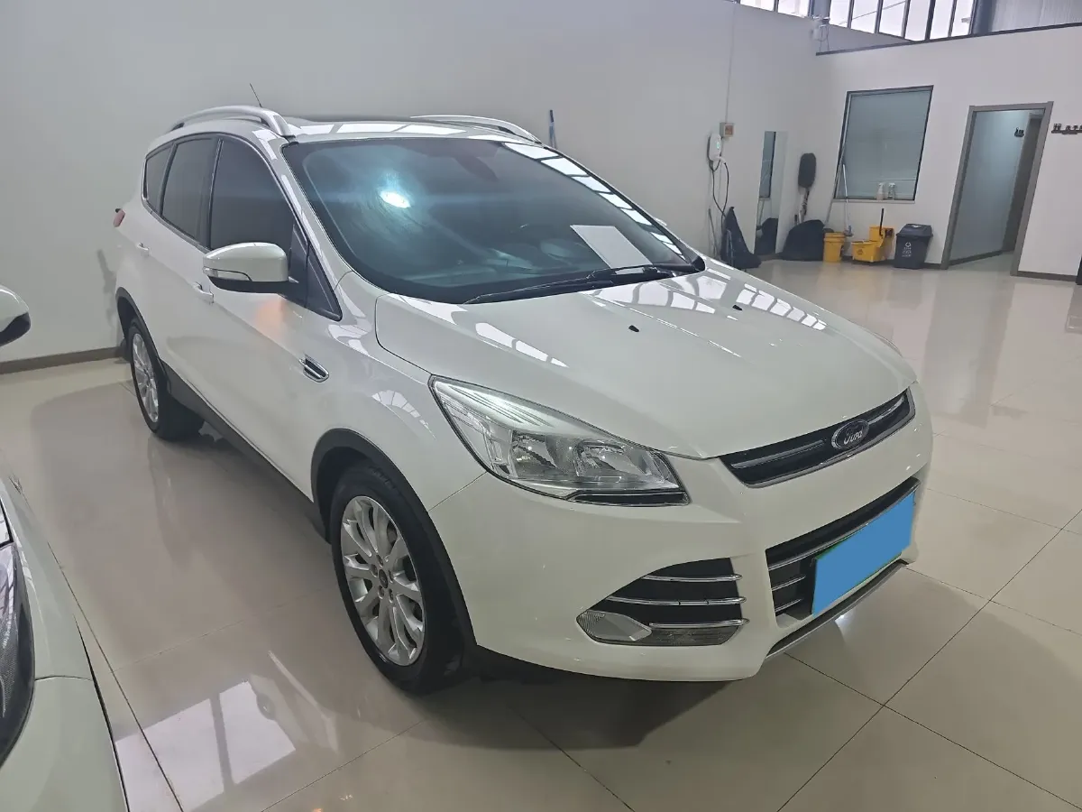 2015 Ford Kuga 1.5T 181HP L4 6AT,autocango,china used car exporter,china ev exporter,chinese used car exporter,chinese used ev exporter