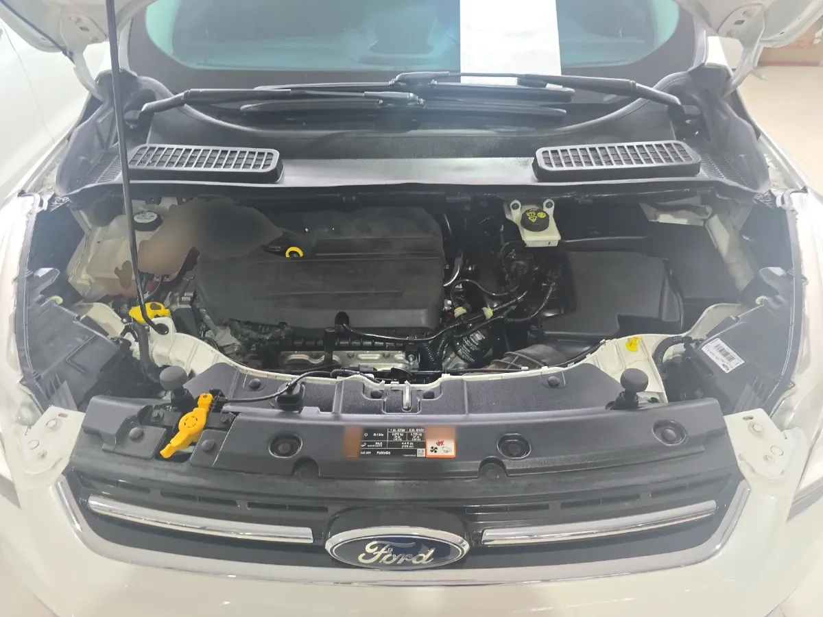 2015 Ford Kuga 1.5T 181HP L4 6AT,autocango,china used car exporter,china ev exporter,chinese used car exporter,chinese used ev exporter