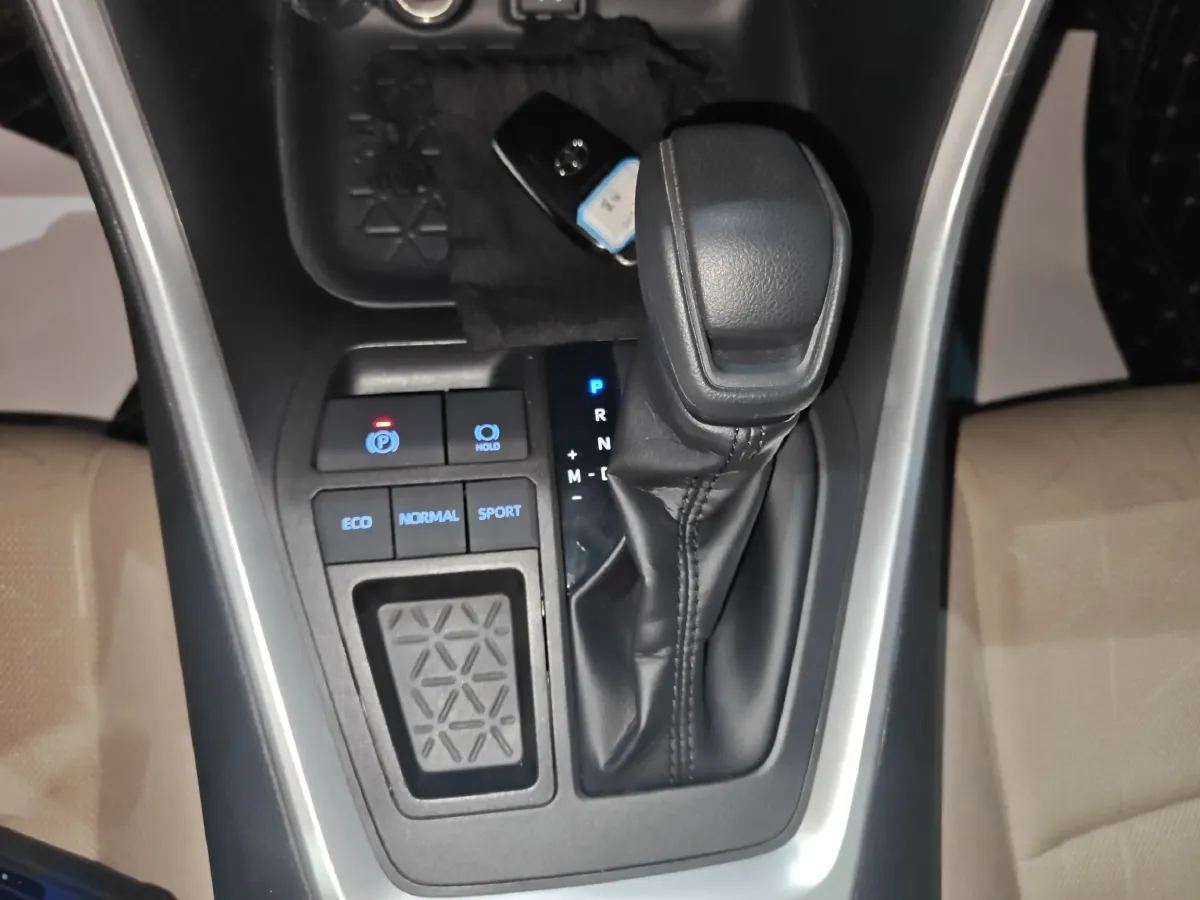 2020 Toyota RAV4 2.0L 171HP L4 CVT,autocango,china used car exporter,china ev exporter,chinese used car exporter,chinese used ev exporter