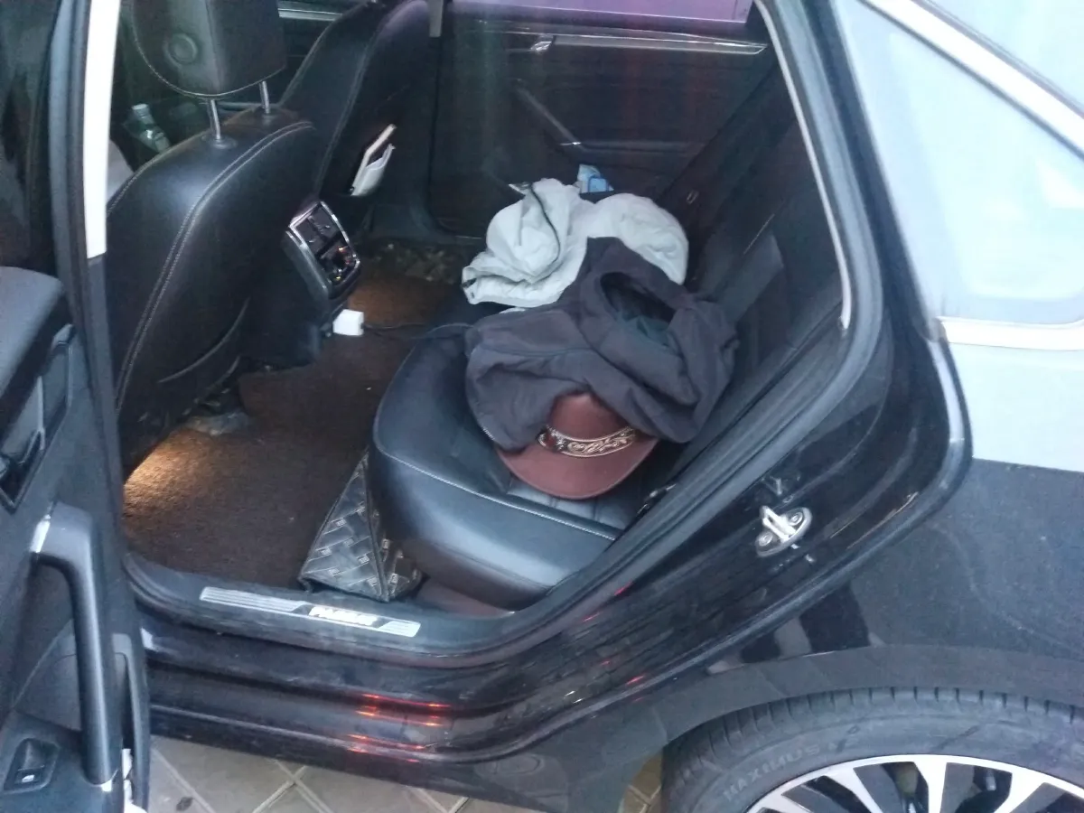 2017 Ford Everest 2.0T 245HP L4 6AT,autocango,china used car exporter,china ev exporter,chinese used car exporter,chinese used ev exporter