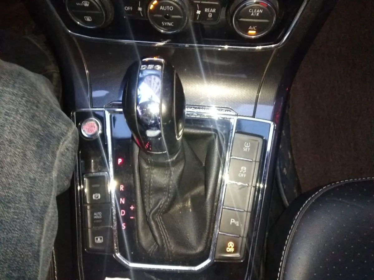 2017 Ford Everest 2.0T 245HP L4 6AT,autocango,china used car exporter,china ev exporter,chinese used car exporter,chinese used ev exporter