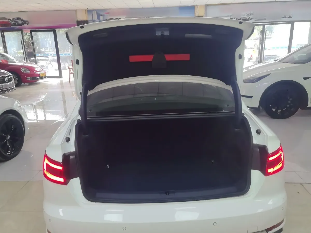 2019 Audi A4L 2.0T 190HP L4 7DCT,autocango,china used car exporter,china ev exporter,chinese used car exporter,chinese used ev exporter
