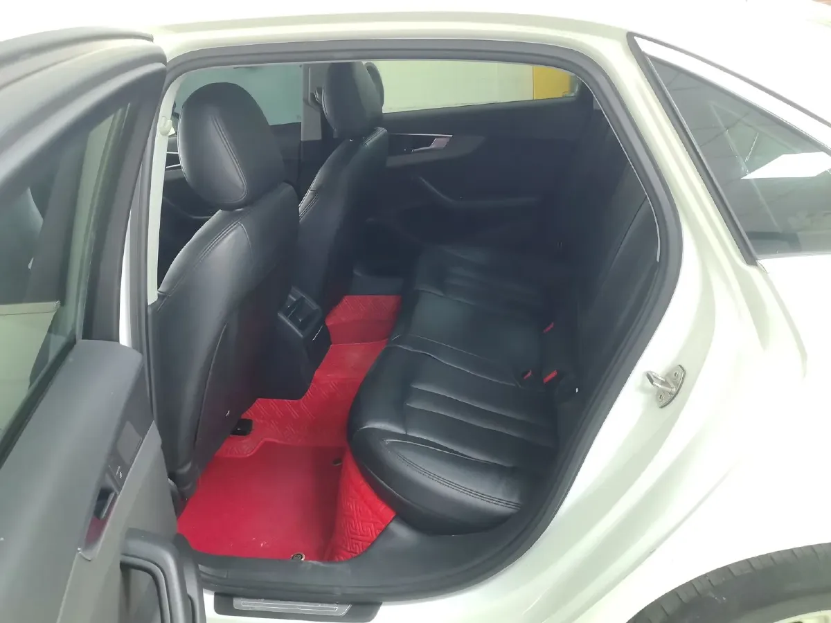 2019 Audi A4L 2.0T 190HP L4 7DCT,autocango,china used car exporter,china ev exporter,chinese used car exporter,chinese used ev exporter