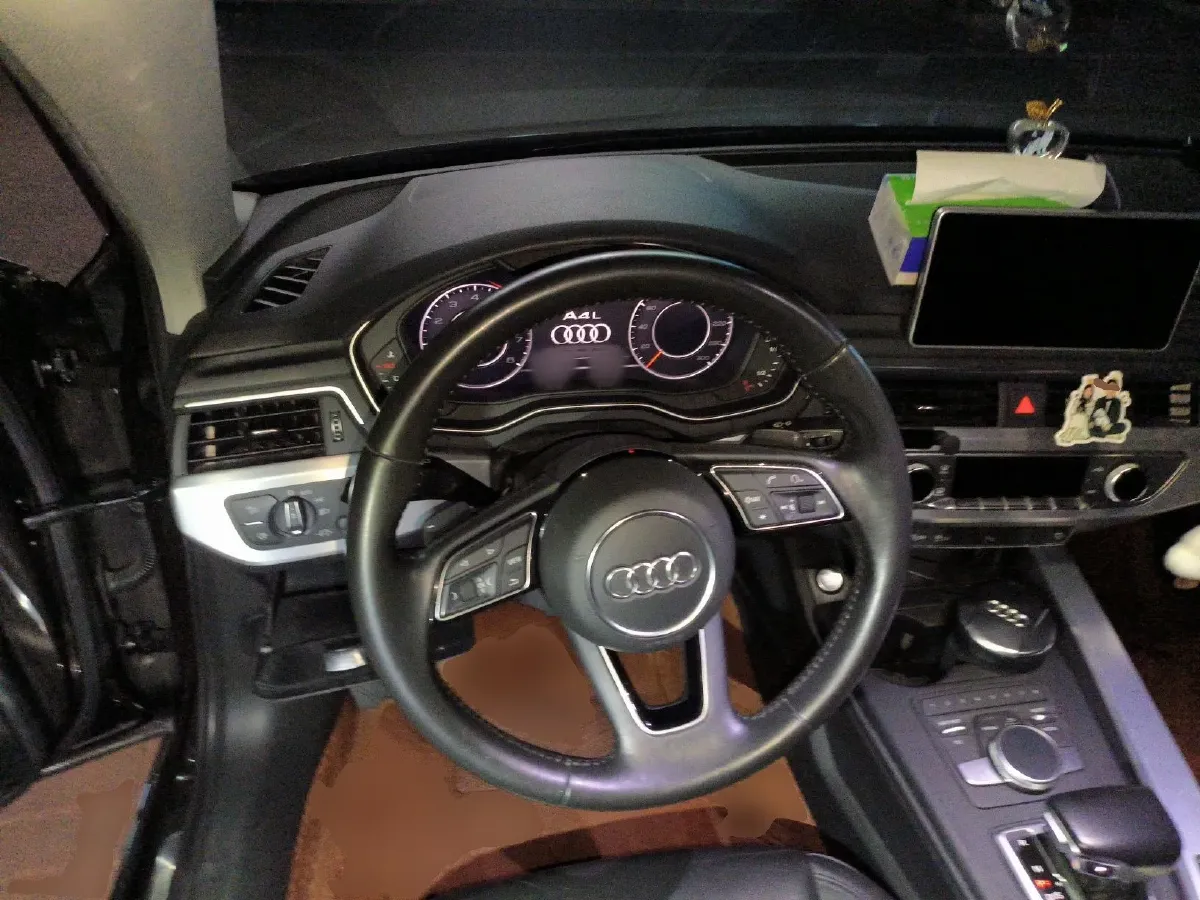 2018 Audi A4L 2.0T 190HP L4 7DCT,autocango,china used car exporter,china ev exporter,chinese used car exporter,chinese used ev exporter