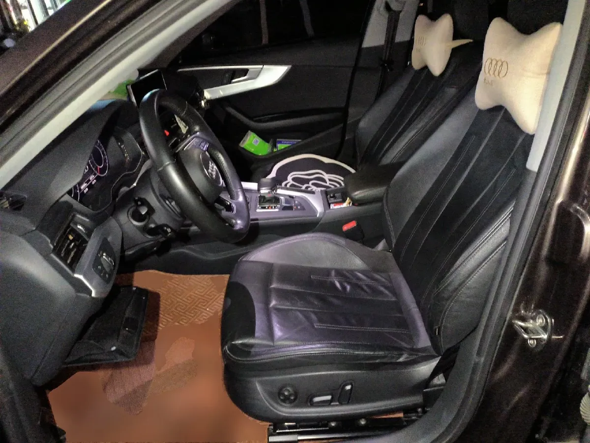 2018 Audi A4L 2.0T 190HP L4 7DCT,autocango,china used car exporter,china ev exporter,chinese used car exporter,chinese used ev exporter