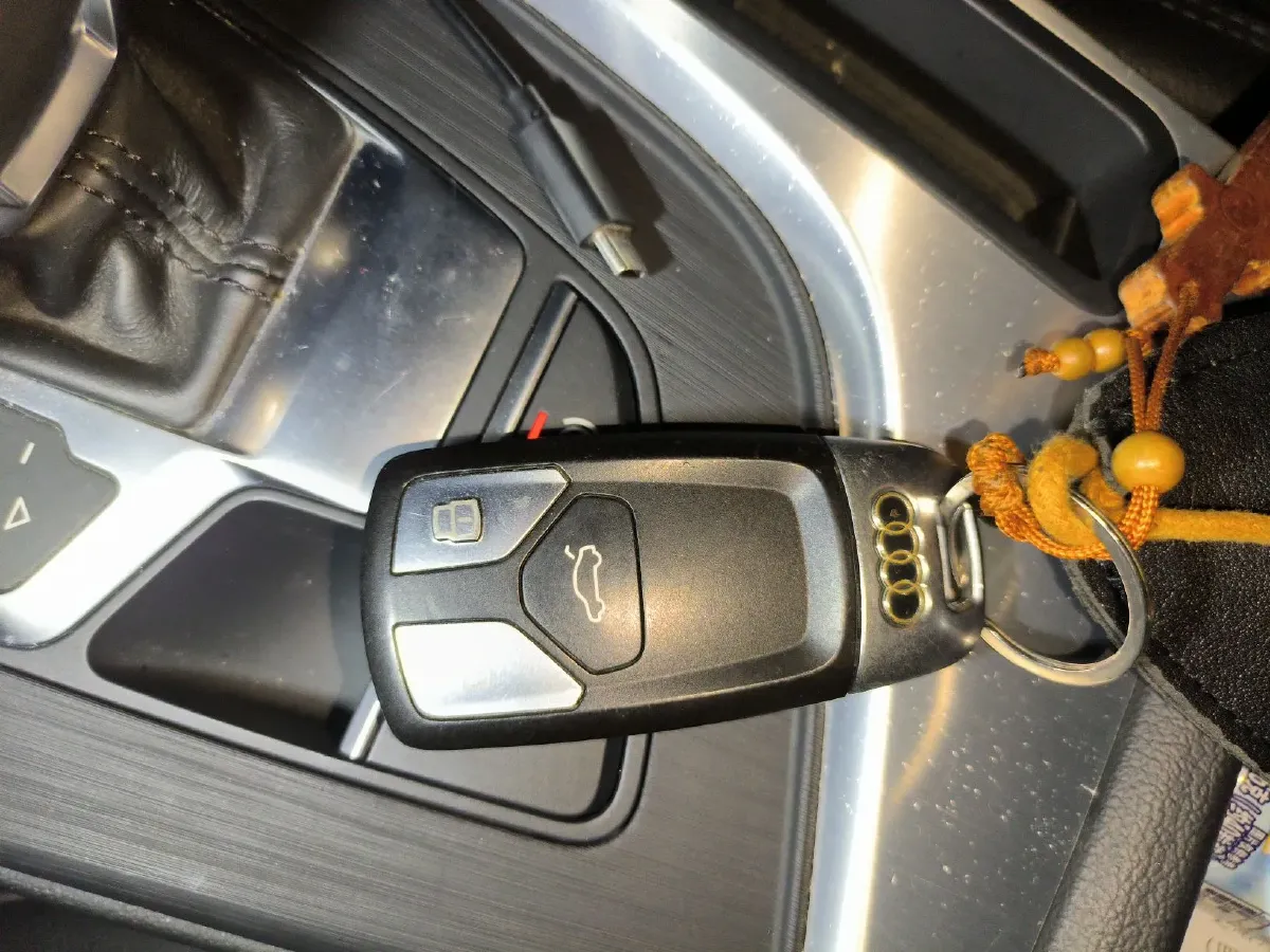 2018 Audi A4L 2.0T 190HP L4 7DCT,autocango,china used car exporter,china ev exporter,chinese used car exporter,chinese used ev exporter