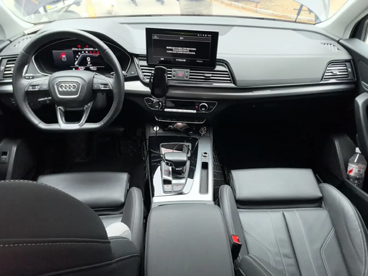 2023 Audi Q5L 2.0T 190HP L4 7DCT,autocango,china used car exporter,china ev exporter,chinese used car exporter,chinese used ev exporter