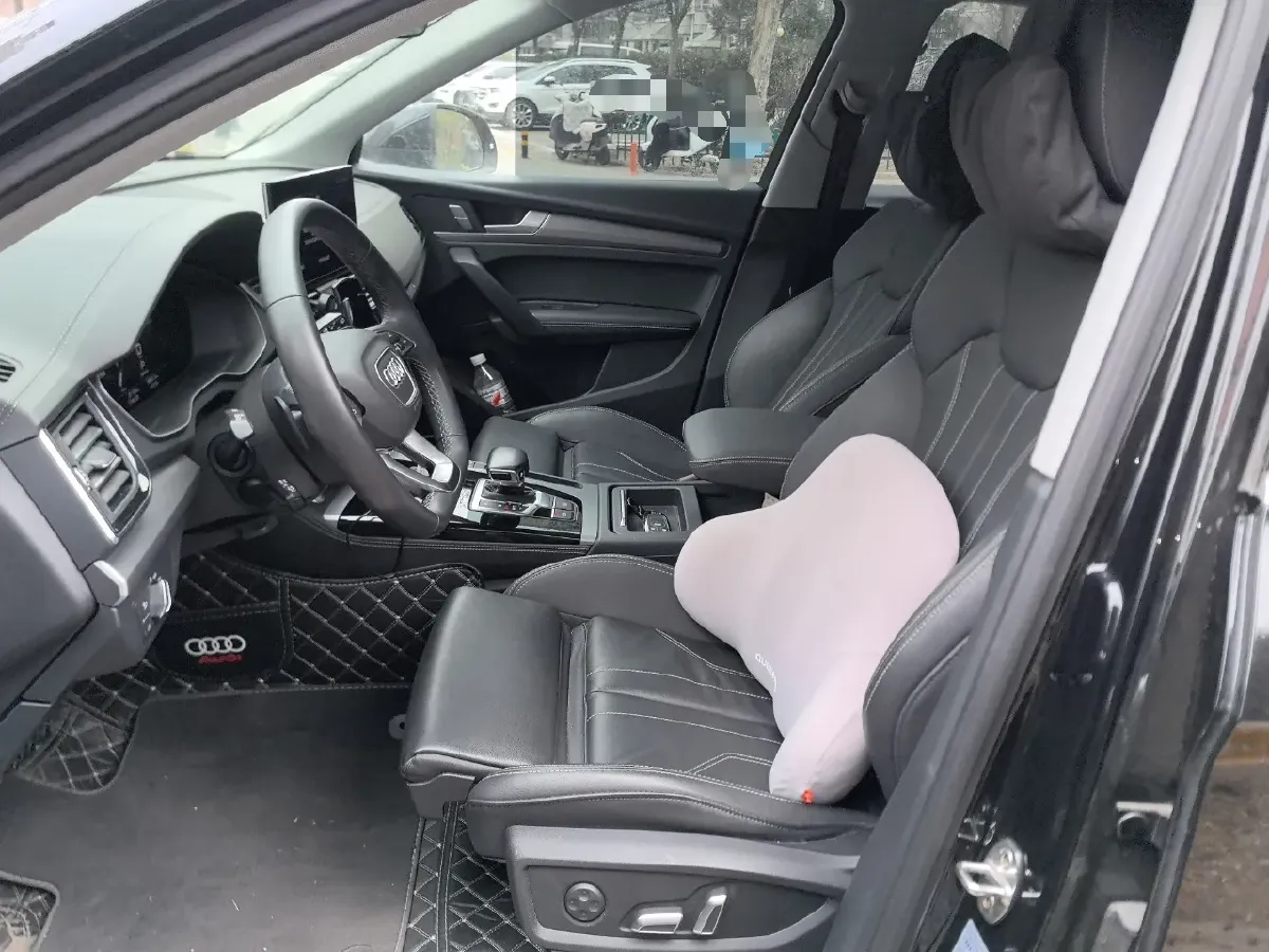 2023 Audi Q5L 2.0T 190HP L4 7DCT,autocango,china used car exporter,china ev exporter,chinese used car exporter,chinese used ev exporter