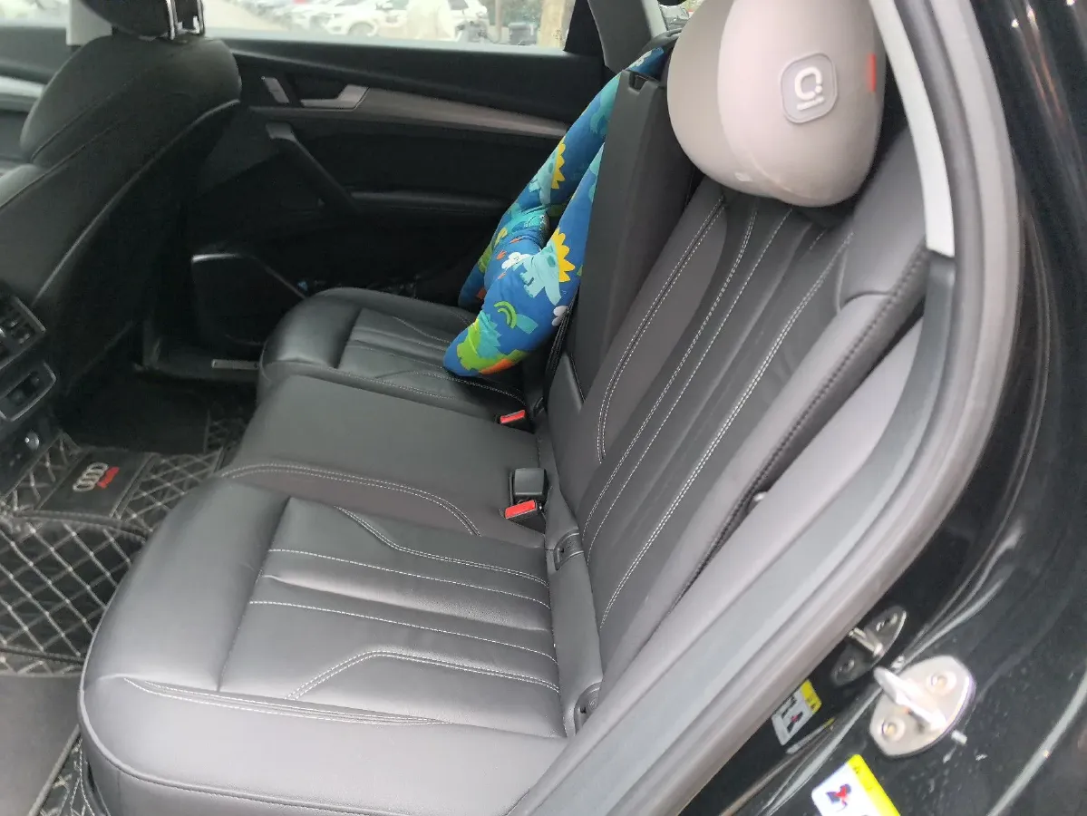 2023 Audi Q5L 2.0T 190HP L4 7DCT,autocango,china used car exporter,china ev exporter,chinese used car exporter,chinese used ev exporter