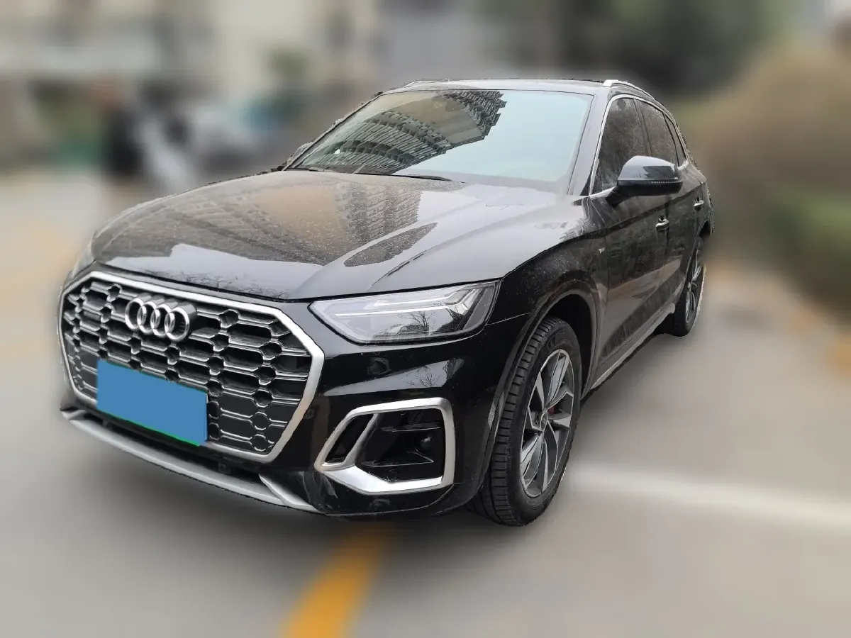 2023 Audi Q5L 2.0T 190HP L4 7DCT,autocango,china used car exporter,china ev exporter,chinese used car exporter,chinese used ev exporter