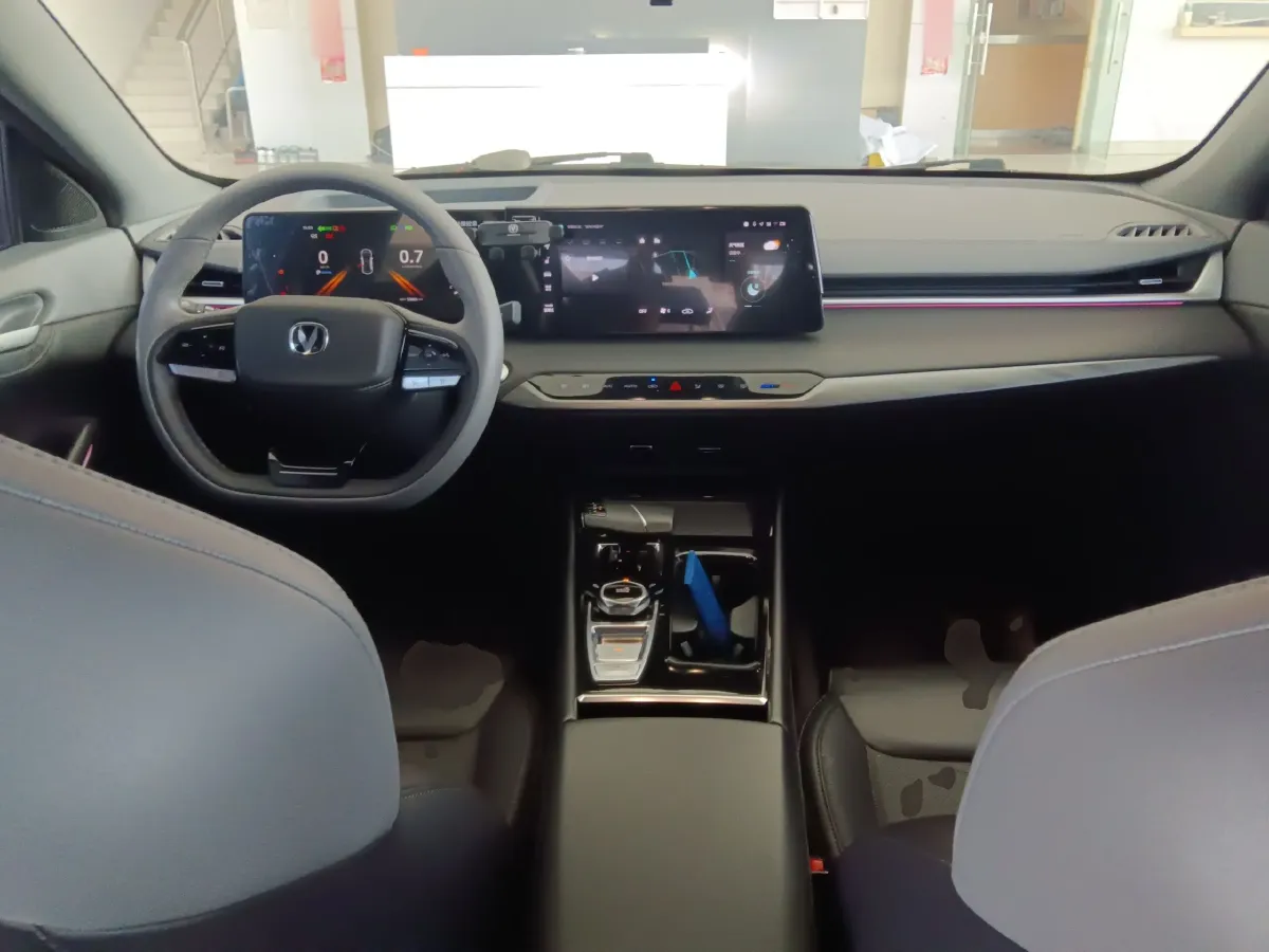 2023 ChangAn Raeton Plus 1.5T 188HP L4 7DCT,autocango,china used car exporter,china ev exporter,chinese used car exporter,chinese used ev exporter