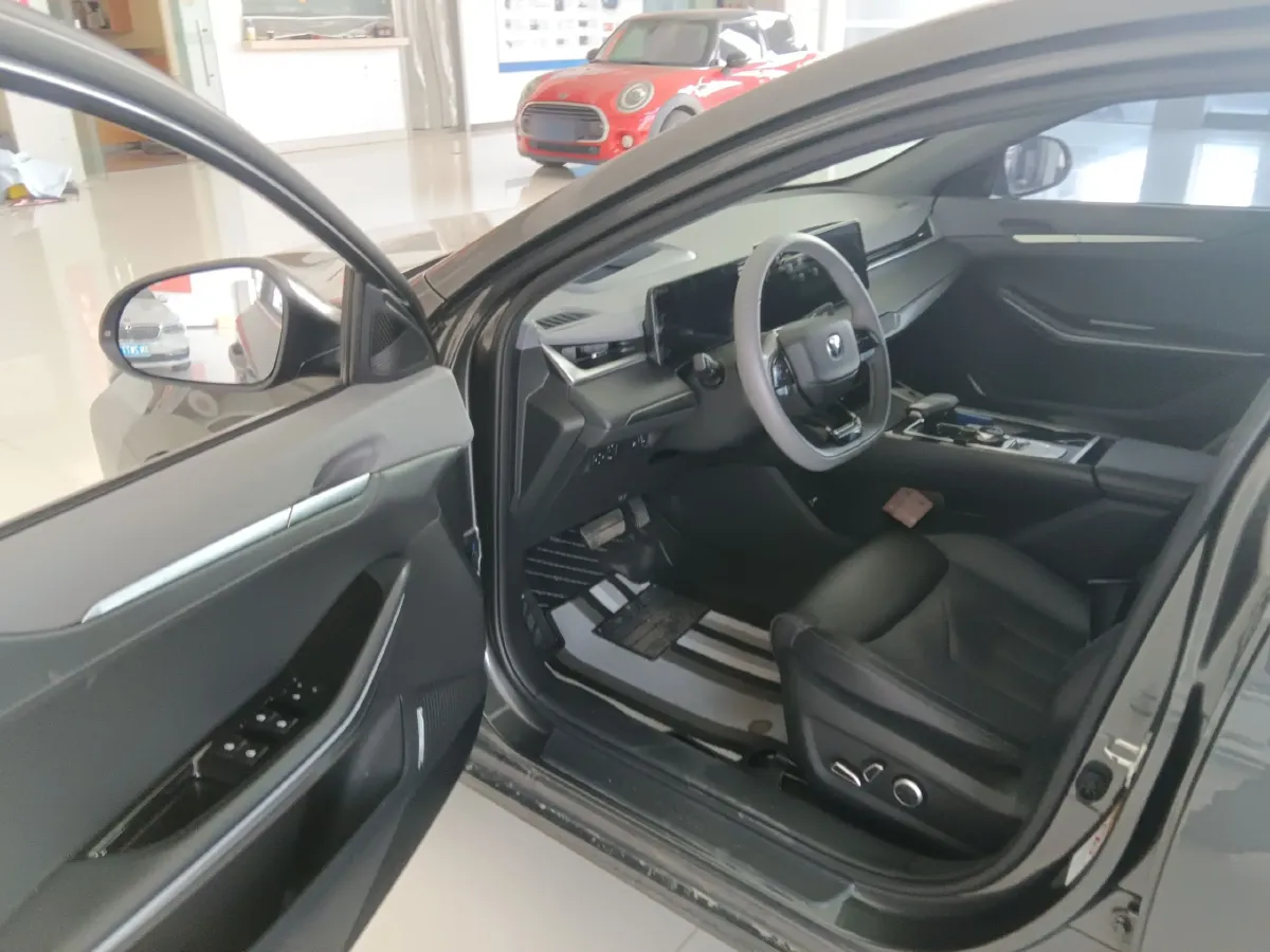 2023 ChangAn Raeton Plus 1.5T 188HP L4 7DCT,autocango,china used car exporter,china ev exporter,chinese used car exporter,chinese used ev exporter