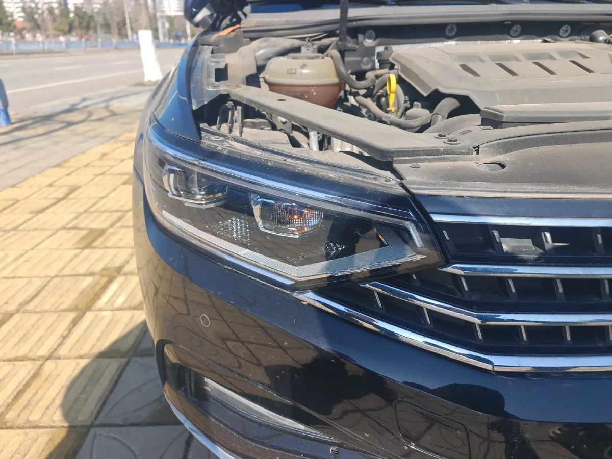 2020 Volkswagen Magotan 2.0T 186HP L4 7DCT,autocango,china used car exporter,china ev exporter,chinese used car exporter,chinese used ev exporter