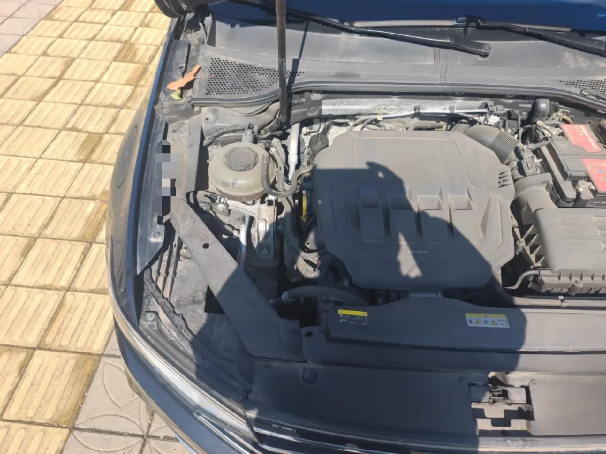 2020 Volkswagen Magotan 2.0T 186HP L4 7DCT,autocango,china used car exporter,china ev exporter,chinese used car exporter,chinese used ev exporter