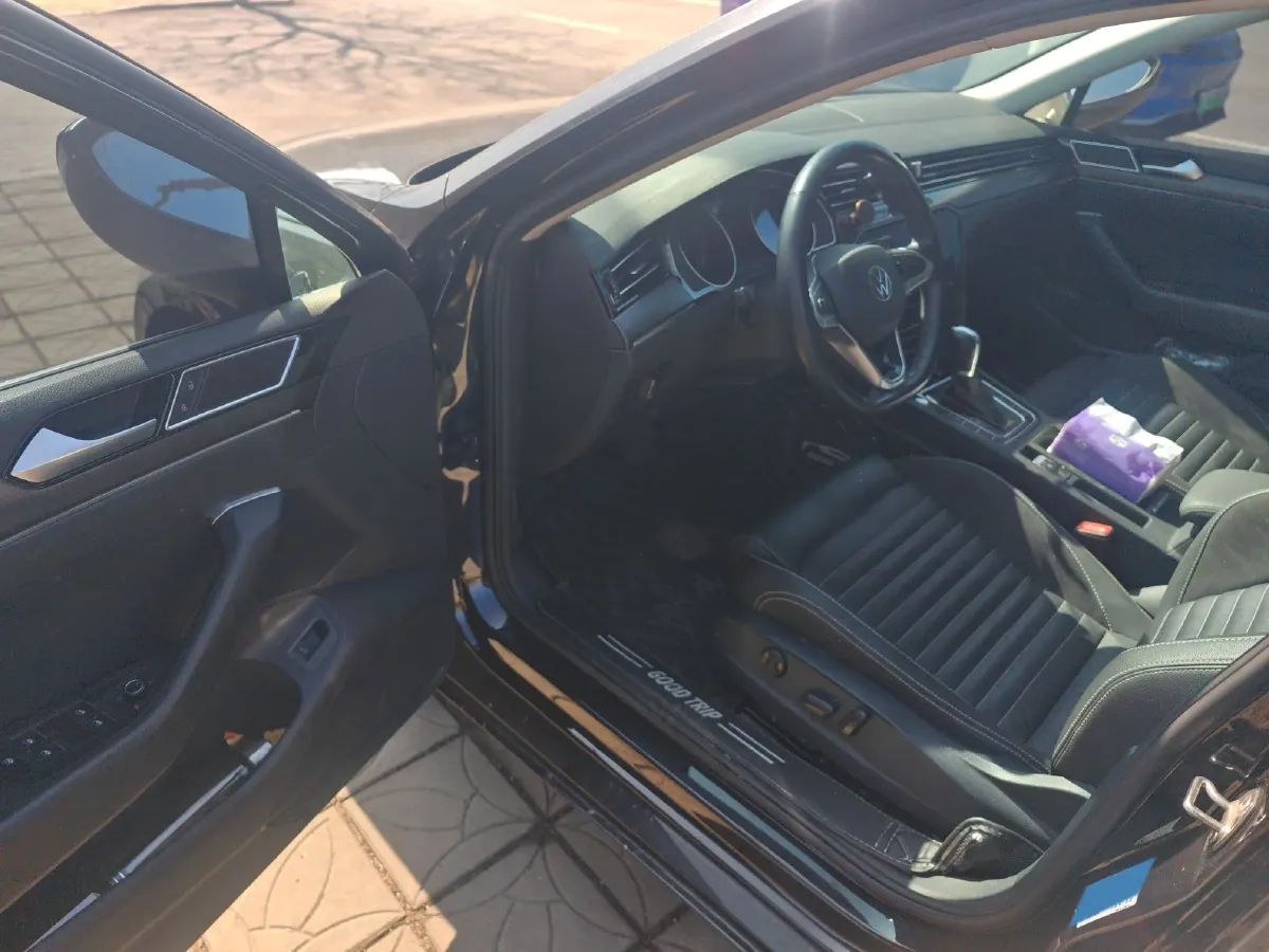 2020 Volkswagen Magotan 2.0T 186HP L4 7DCT,autocango,china used car exporter,china ev exporter,chinese used car exporter,chinese used ev exporter