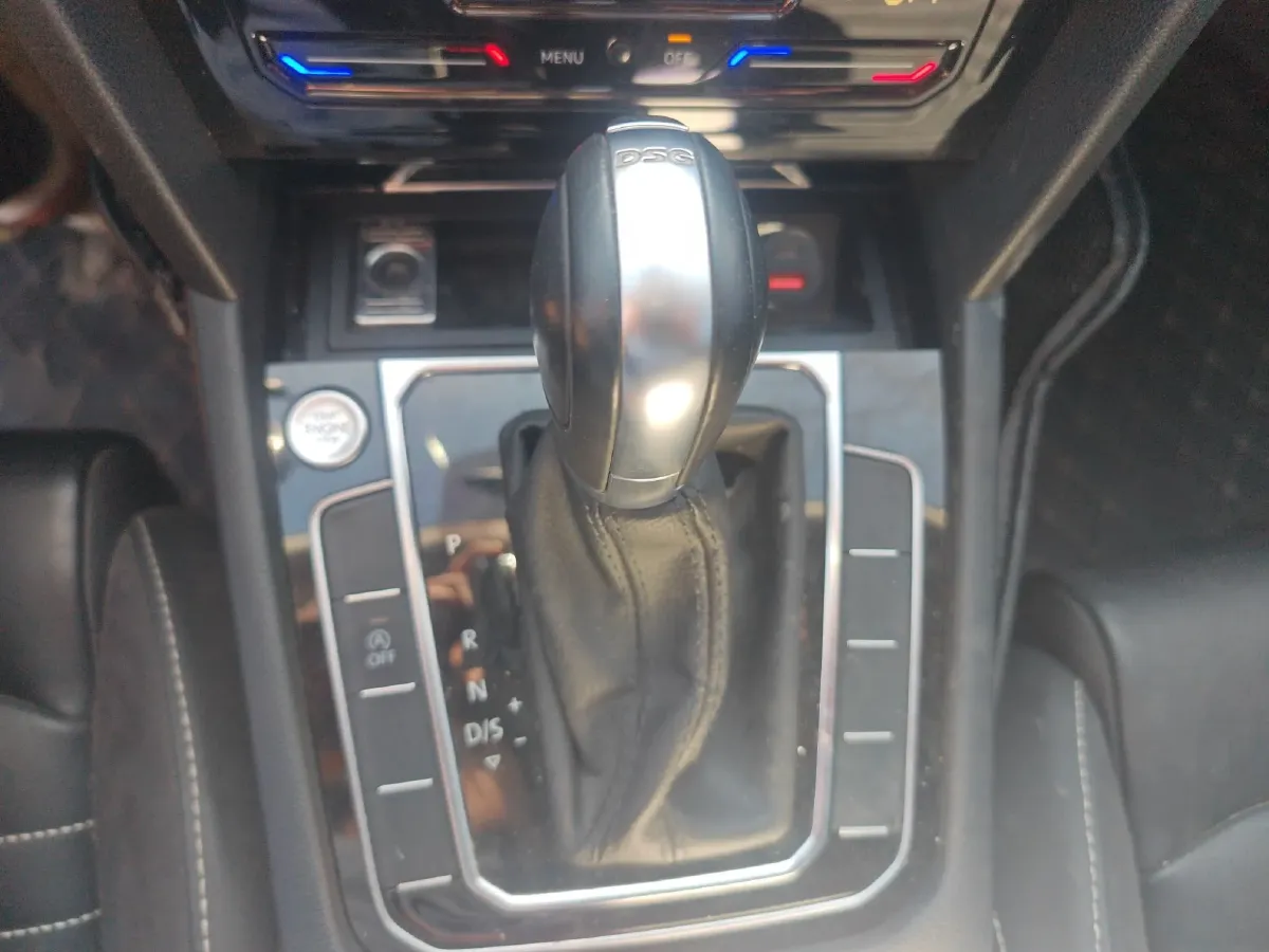 2020 Volkswagen Magotan 2.0T 186HP L4 7DCT,autocango,china used car exporter,china ev exporter,chinese used car exporter,chinese used ev exporter