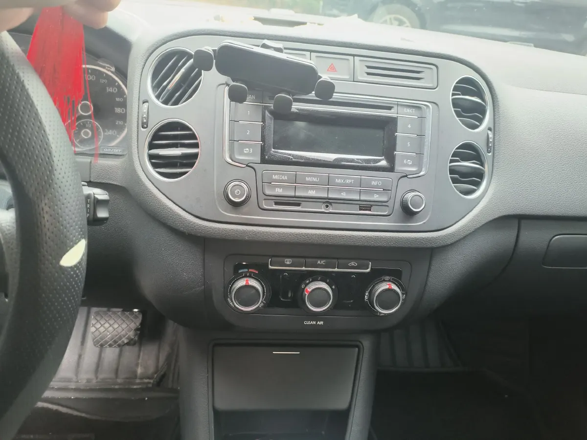 2017 Volkswagen Tiguan 1.8T 160HP L4 6AT,autocango,china used car exporter,china ev exporter,chinese used car exporter,chinese used ev exporter