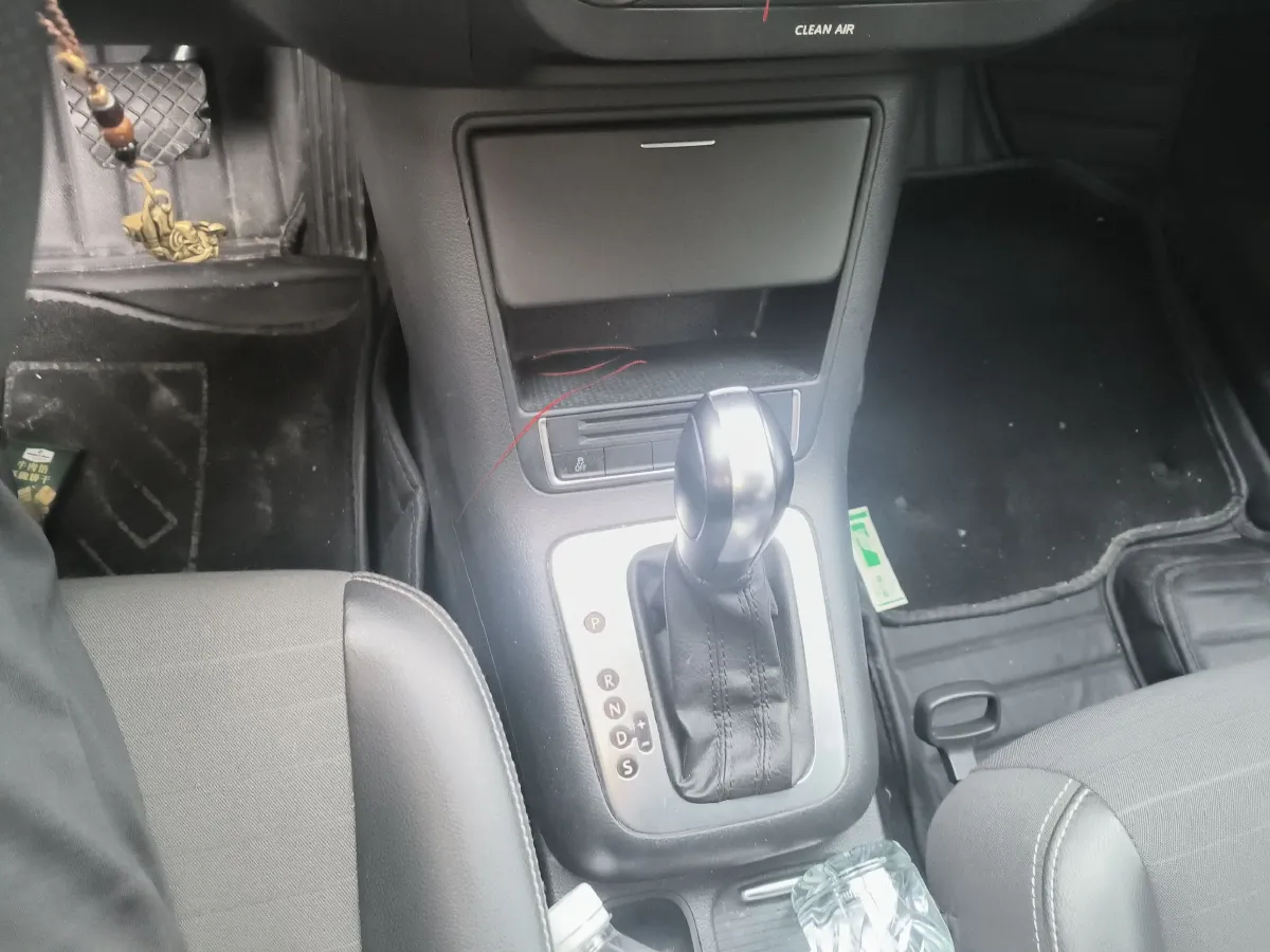 2017 Volkswagen Tiguan 1.8T 160HP L4 6AT,autocango,china used car exporter,china ev exporter,chinese used car exporter,chinese used ev exporter