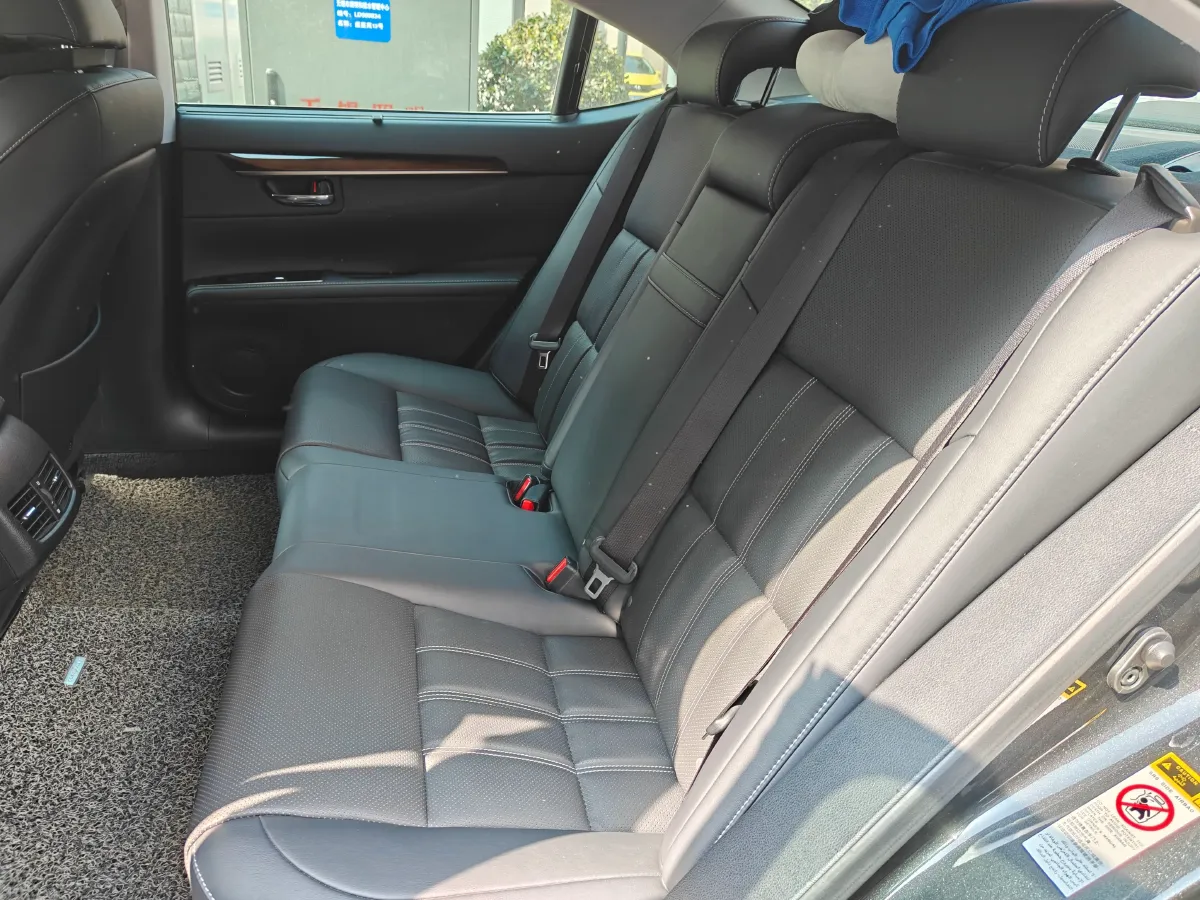 2015 Mercedes-Benz C Class 2.0T 184HP L4 7AT,autocango,china used car exporter,china ev exporter,chinese used car exporter,chinese used ev exporter