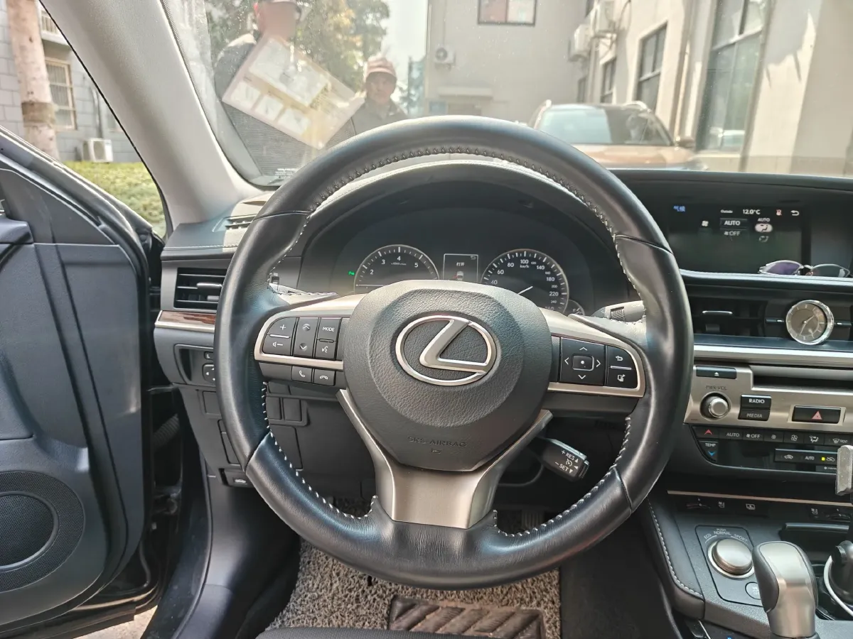 2015 Mercedes-Benz C Class 2.0T 184HP L4 7AT,autocango,china used car exporter,china ev exporter,chinese used car exporter,chinese used ev exporter