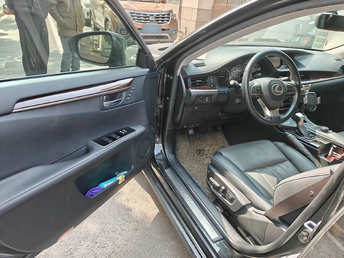 2015 Mercedes-Benz C Class 2.0T 184HP L4 7AT,autocango,china used car exporter,china ev exporter,chinese used car exporter,chinese used ev exporter