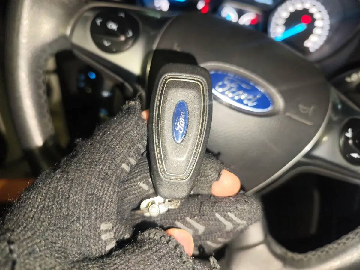 2013 Ford Kuga 2.0T 242HP L4 6AT,autocango,china used car exporter,china ev exporter,chinese used car exporter,chinese used ev exporter