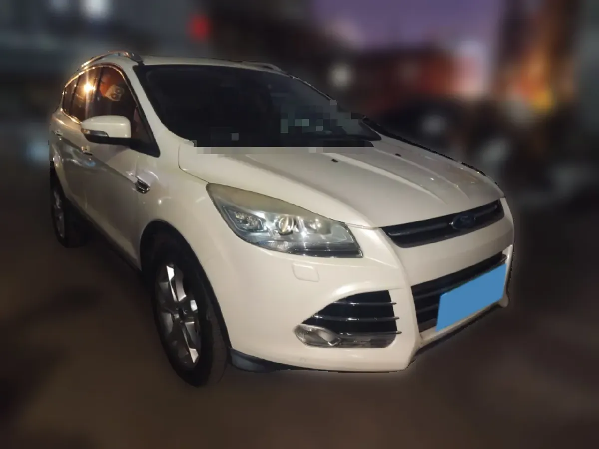 2013 Ford Kuga 2.0T 242HP L4 6AT,autocango,china used car exporter,china ev exporter,chinese used car exporter,chinese used ev exporter