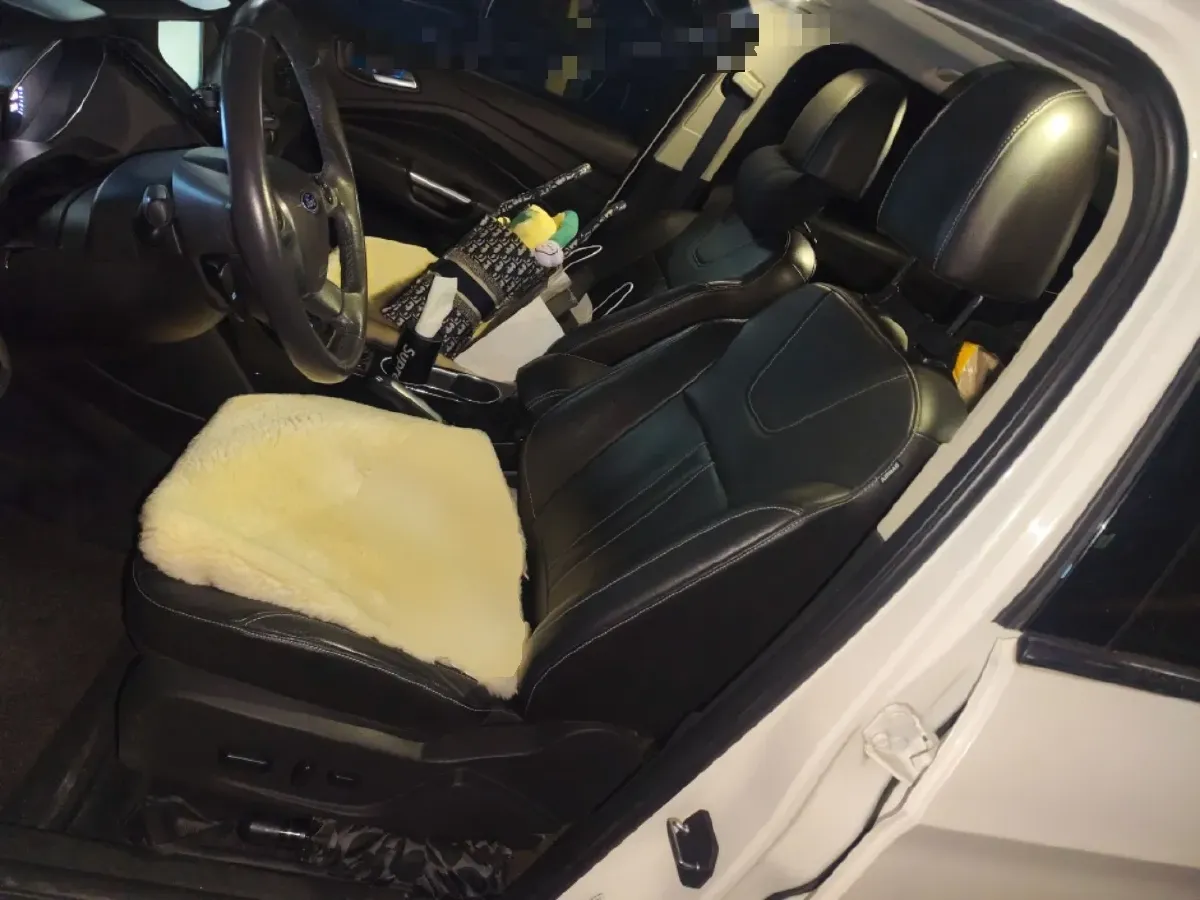 2013 Ford Kuga 2.0T 242HP L4 6AT,autocango,china used car exporter,china ev exporter,chinese used car exporter,chinese used ev exporter