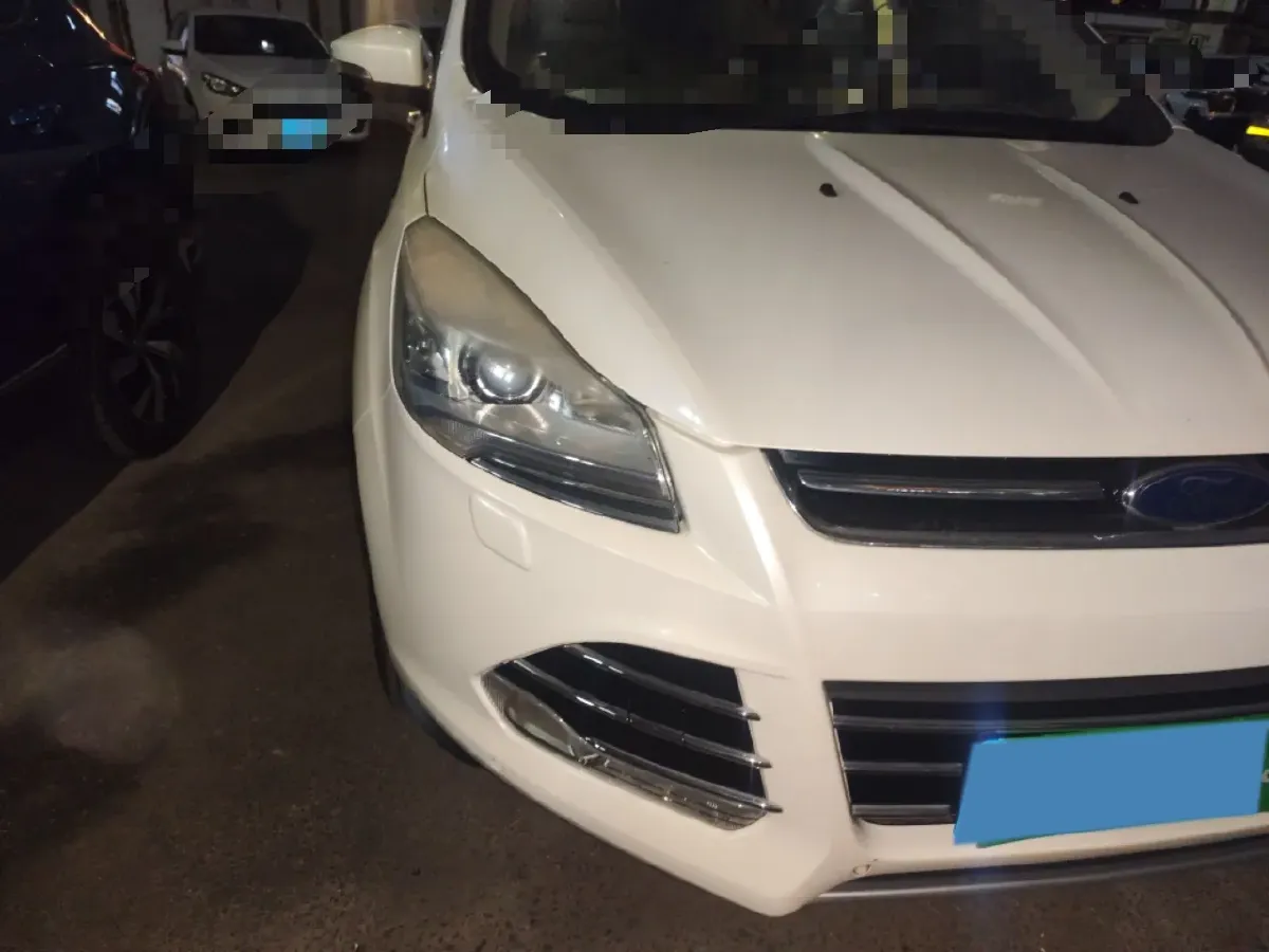 2013 Ford Kuga 2.0T 242HP L4 6AT,autocango,china used car exporter,china ev exporter,chinese used car exporter,chinese used ev exporter
