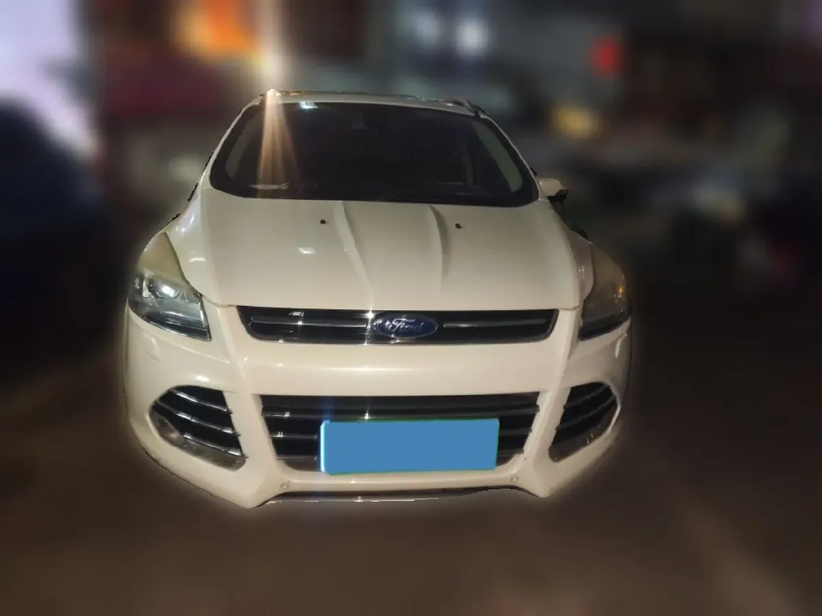 2013 Ford Kuga 2.0T 242HP L4 6AT,autocango,china used car exporter,china ev exporter,chinese used car exporter,chinese used ev exporter