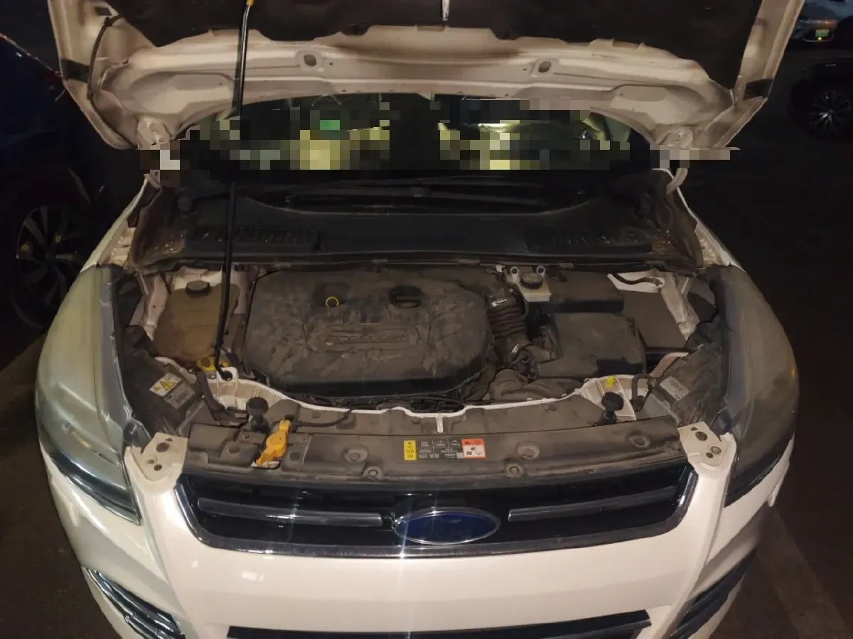 2013 Ford Kuga 2.0T 242HP L4 6AT,autocango,china used car exporter,china ev exporter,chinese used car exporter,chinese used ev exporter