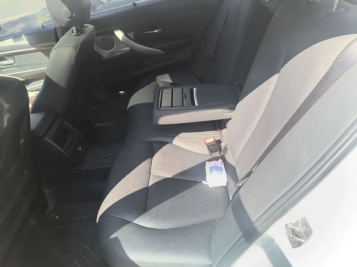 2015 BMW 3 Series 1.6T 136HP L4 8AT,autocango,china used car exporter,china ev exporter,chinese used car exporter,chinese used ev exporter