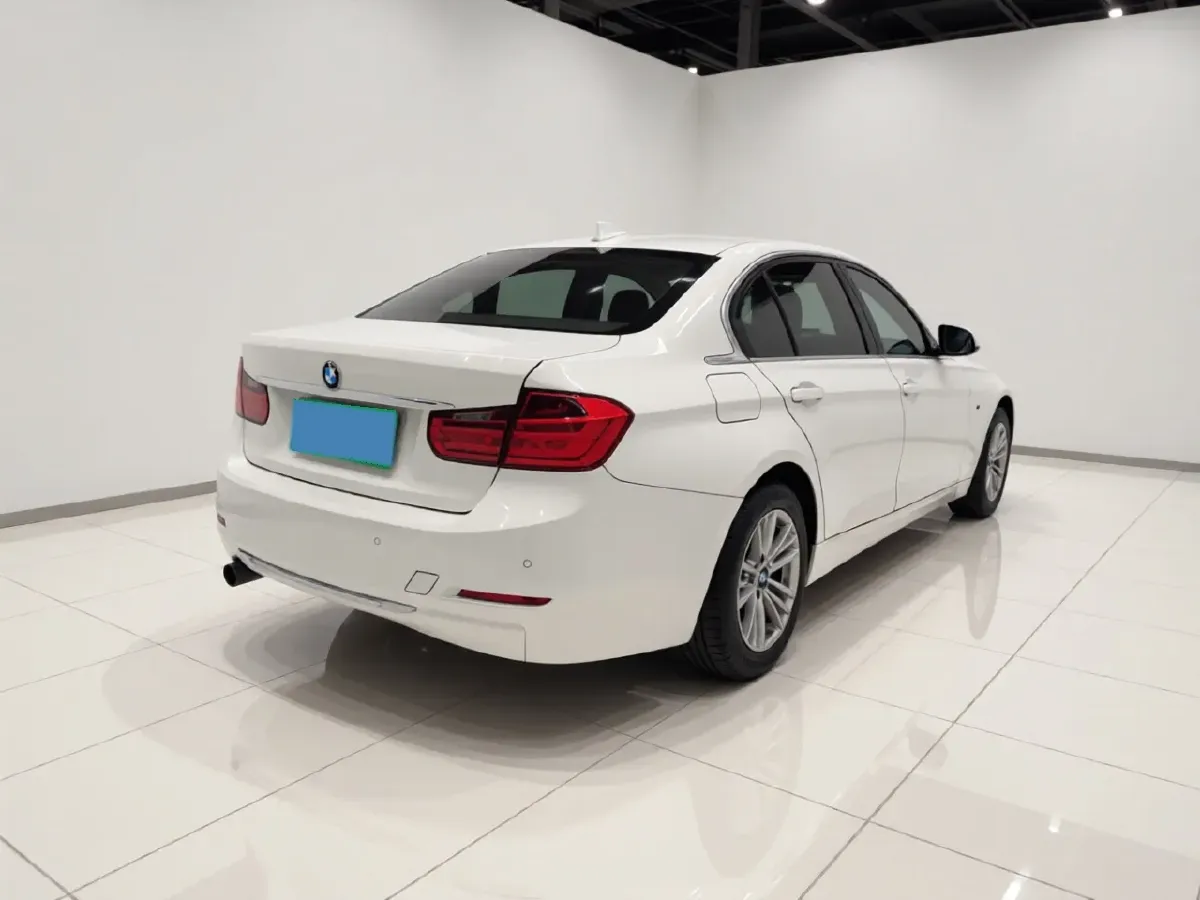 2015 BMW 3 Series 1.6T 136HP L4 8AT,autocango,china used car exporter,china ev exporter,chinese used car exporter,chinese used ev exporter