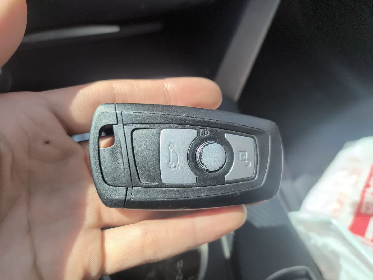 2015 BMW 3 Series 1.6T 136HP L4 8AT,autocango,china used car exporter,china ev exporter,chinese used car exporter,chinese used ev exporter