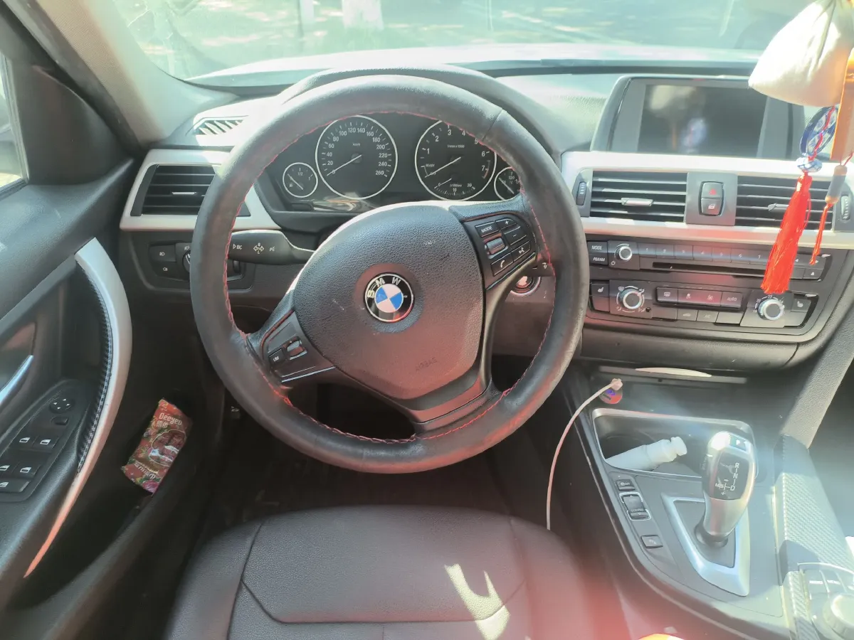 2015 BMW 3 Series 1.6T 136HP L4 8AT,autocango,china used car exporter,china ev exporter,chinese used car exporter,chinese used ev exporter