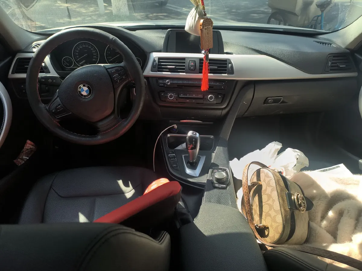 2015 BMW 3 Series 1.6T 136HP L4 8AT,autocango,china used car exporter,china ev exporter,chinese used car exporter,chinese used ev exporter