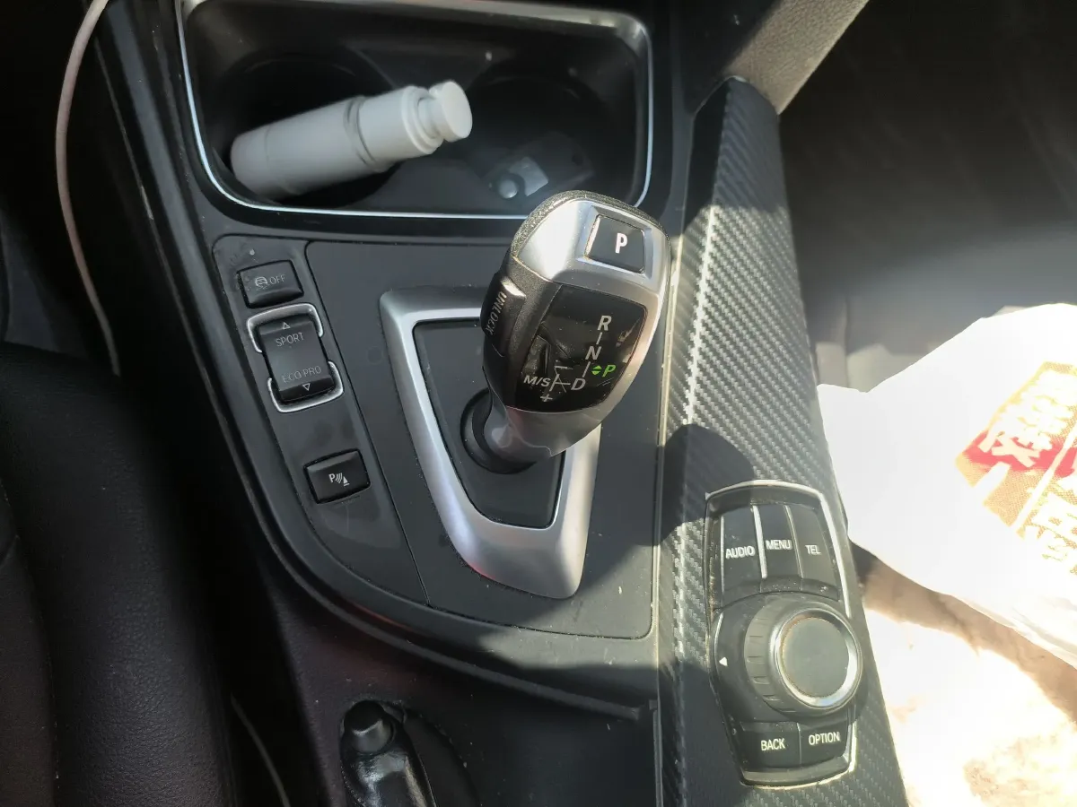 2015 BMW 3 Series 1.6T 136HP L4 8AT,autocango,china used car exporter,china ev exporter,chinese used car exporter,chinese used ev exporter