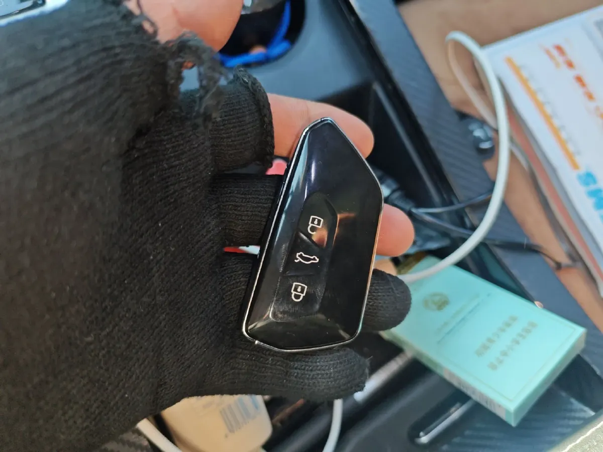 2023 Volkswagen Tavendor 2.0T 220HP L4 7DCT,autocango,china used car exporter,china ev exporter,chinese used car exporter,chinese used ev exporter