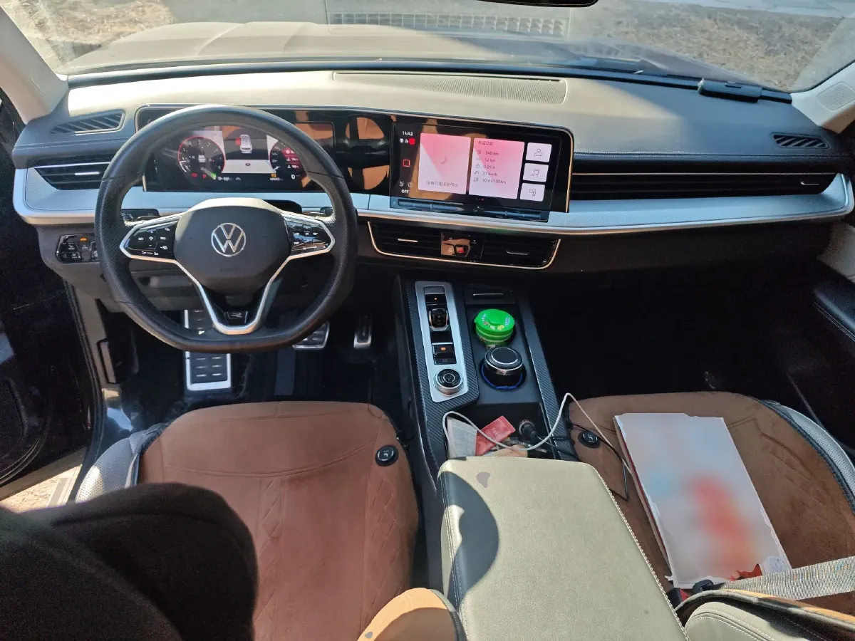 2023 Volkswagen Tavendor 2.0T 220HP L4 7DCT,autocango,china used car exporter,china ev exporter,chinese used car exporter,chinese used ev exporter