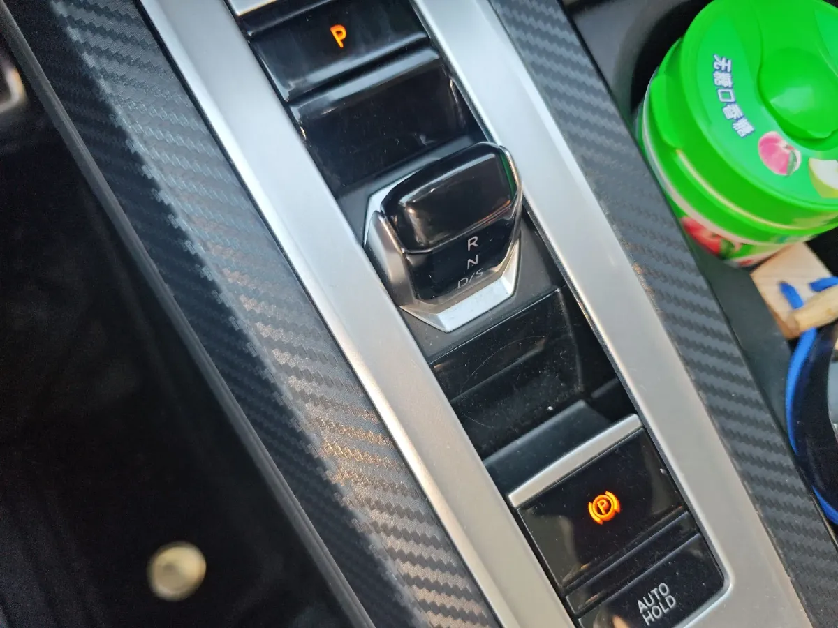 2023 Volkswagen Tavendor 2.0T 220HP L4 7DCT,autocango,china used car exporter,china ev exporter,chinese used car exporter,chinese used ev exporter