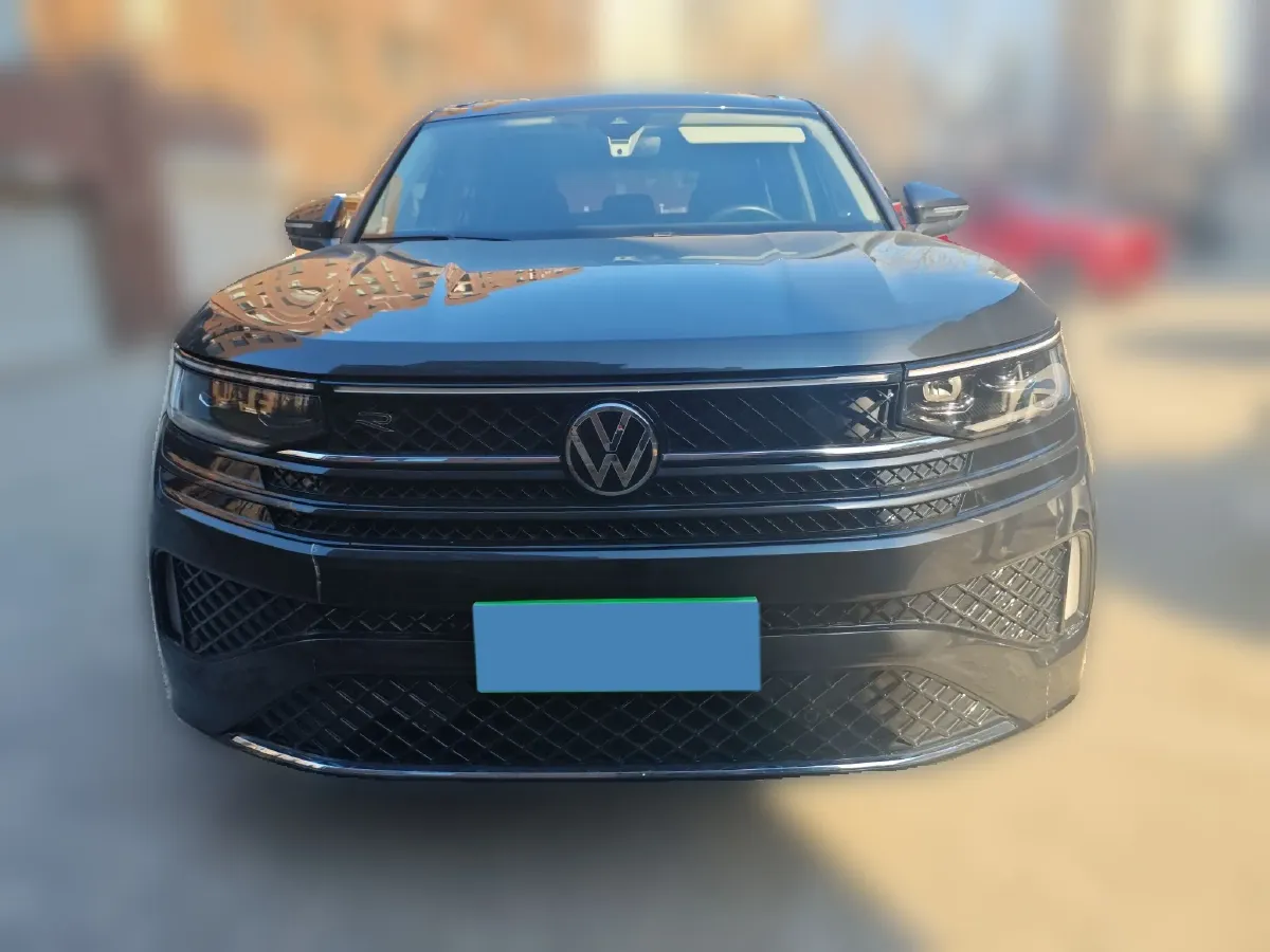 2023 Volkswagen Tavendor 2.0T 220HP L4 7DCT,autocango,china used car exporter,china ev exporter,chinese used car exporter,chinese used ev exporter