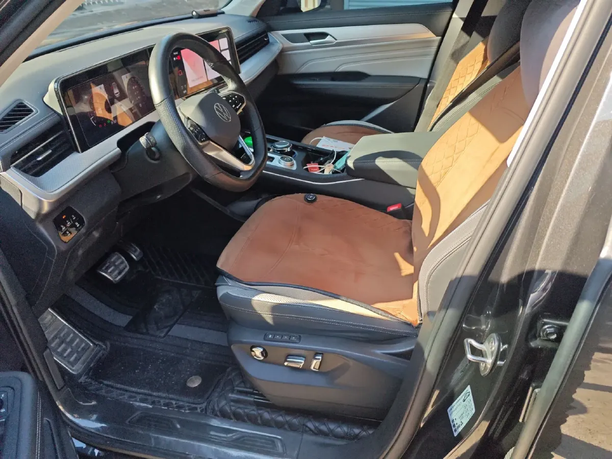 2023 Volkswagen Tavendor 2.0T 220HP L4 7DCT,autocango,china used car exporter,china ev exporter,chinese used car exporter,chinese used ev exporter