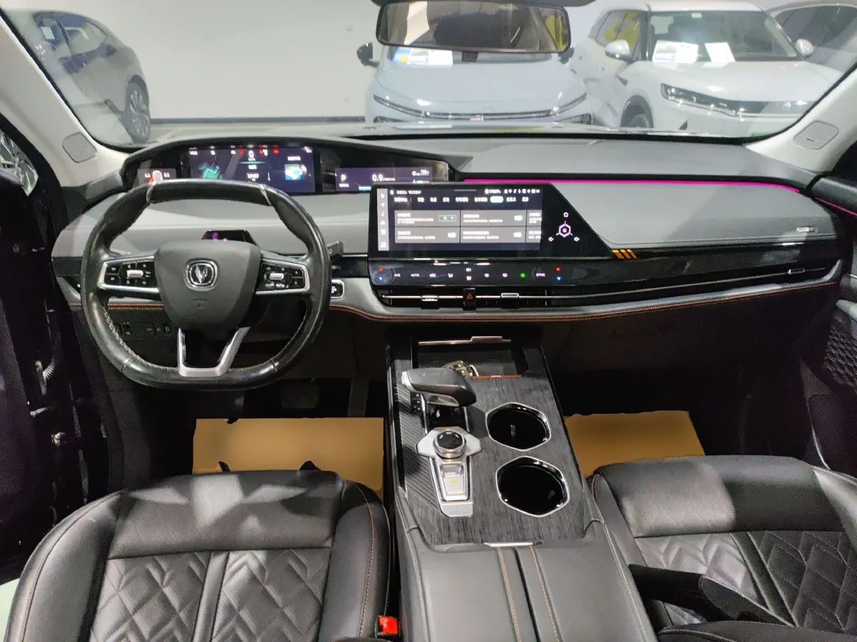 2021 ChangAn UNI-K 2.0T 233HP L4 8AT,autocango,china used car exporter,china ev exporter,chinese used car exporter,chinese used ev exporter