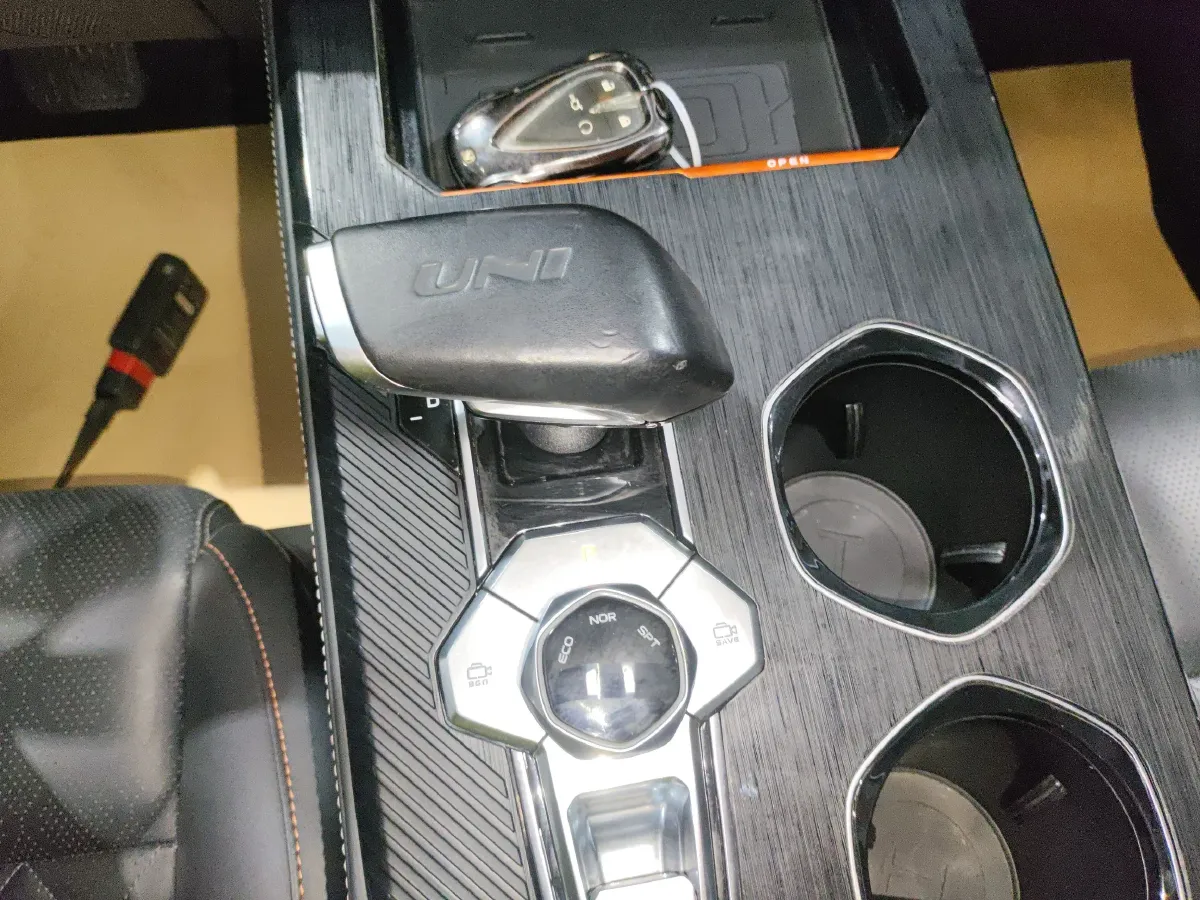 2021 ChangAn UNI-K 2.0T 233HP L4 8AT,autocango,china used car exporter,china ev exporter,chinese used car exporter,chinese used ev exporter