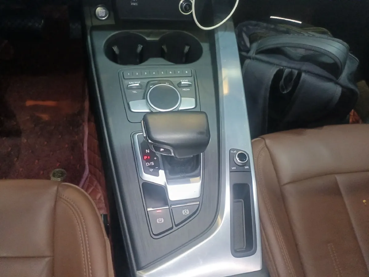 2018 Audi A4L 2.0T 190HP L4 7DCT,autocango,china used car exporter,china ev exporter,chinese used car exporter,chinese used ev exporter