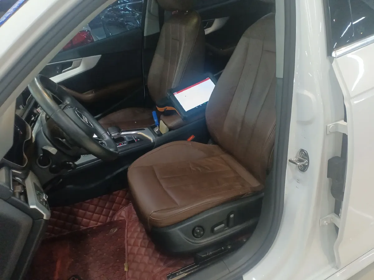 2018 Audi A4L 2.0T 190HP L4 7DCT,autocango,china used car exporter,china ev exporter,chinese used car exporter,chinese used ev exporter