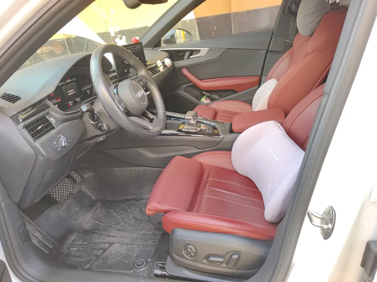 2023 Audi A4L 2.0T 190HP L4 7DCT,autocango,china used car exporter,china ev exporter,chinese used car exporter,chinese used ev exporter