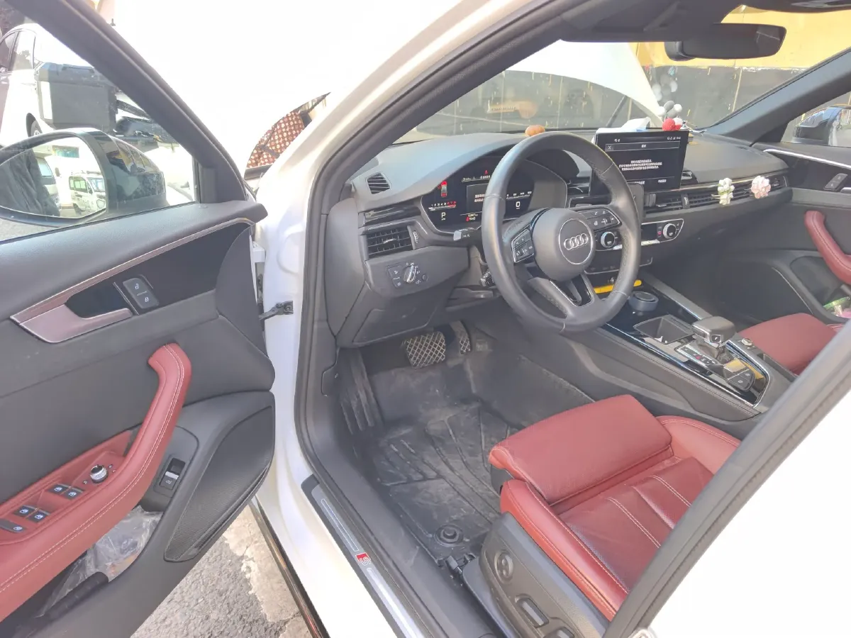 2023 Audi A4L 2.0T 190HP L4 7DCT,autocango,china used car exporter,china ev exporter,chinese used car exporter,chinese used ev exporter