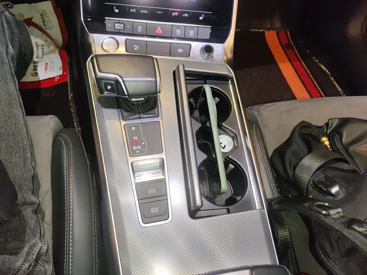 2019 Audi A6L 2.0T 190HP L4 7DCT,autocango,china used car exporter,china ev exporter,chinese used car exporter,chinese used ev exporter